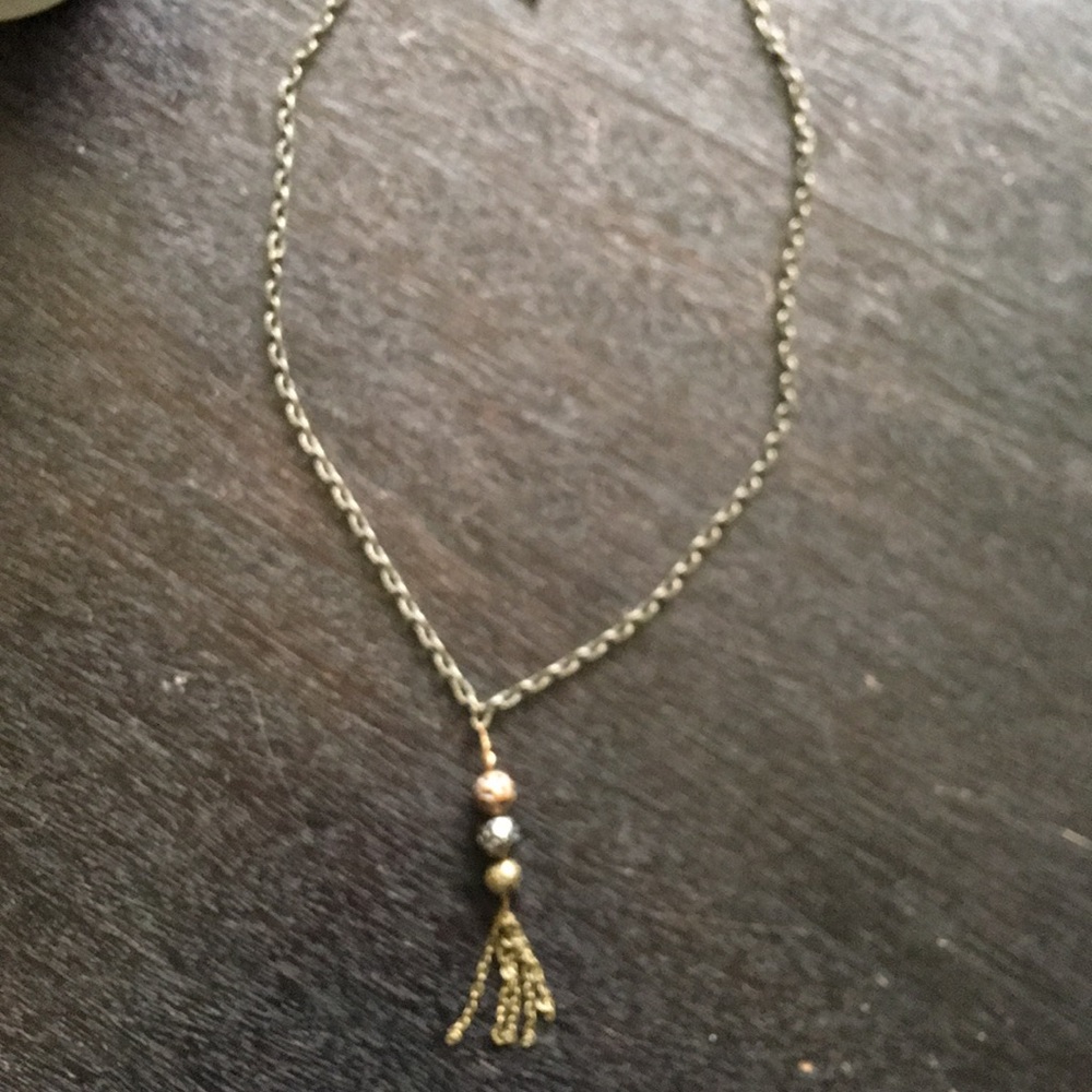 Necklace with stylish fringe